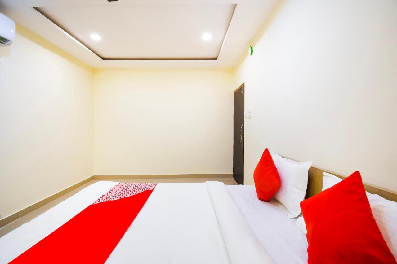 Oyo Flagship 45586 Hotel Airport Inn Rāipur Екстериор снимка