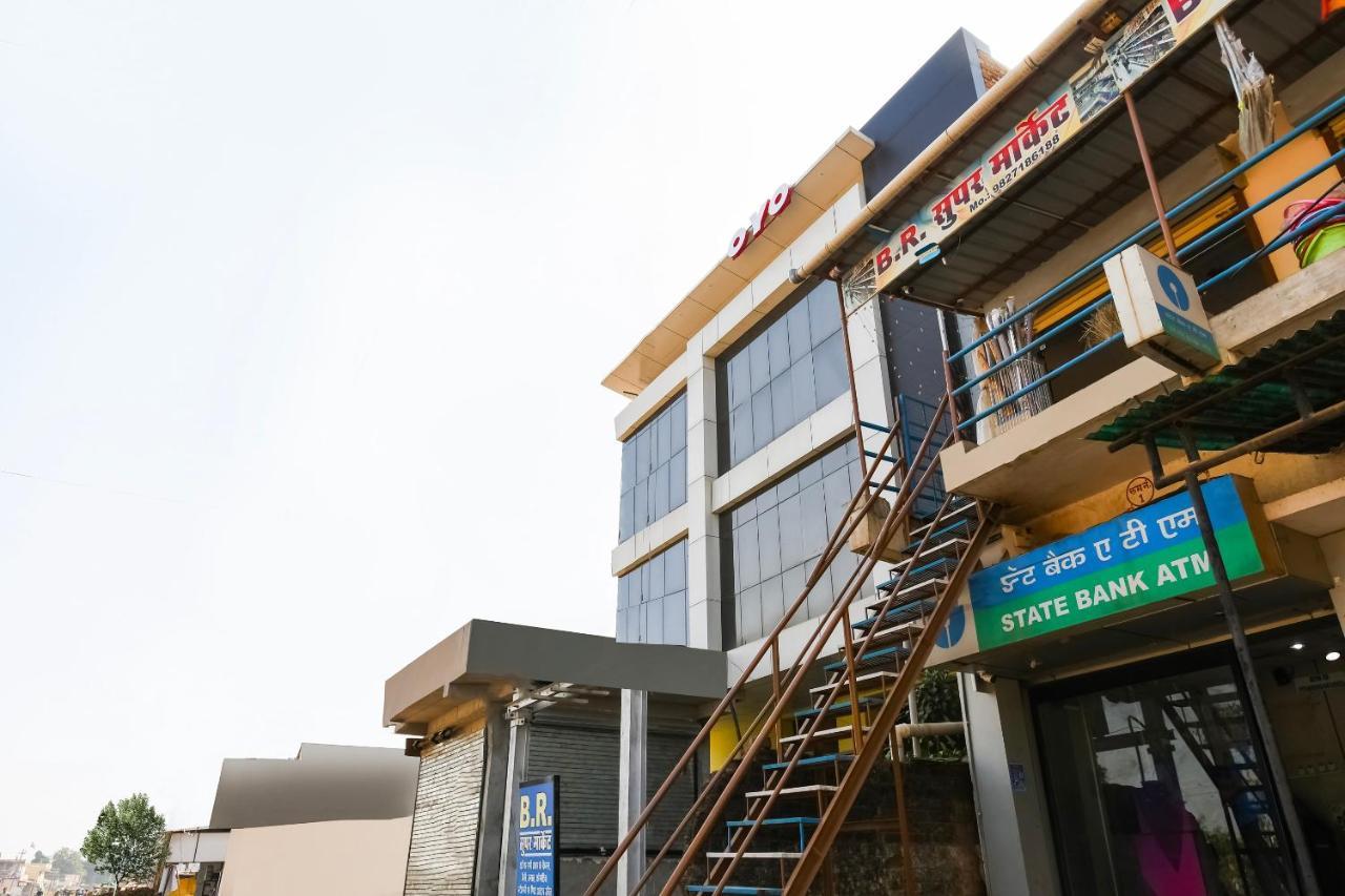 Oyo Flagship 45586 Hotel Airport Inn Rāipur Екстериор снимка