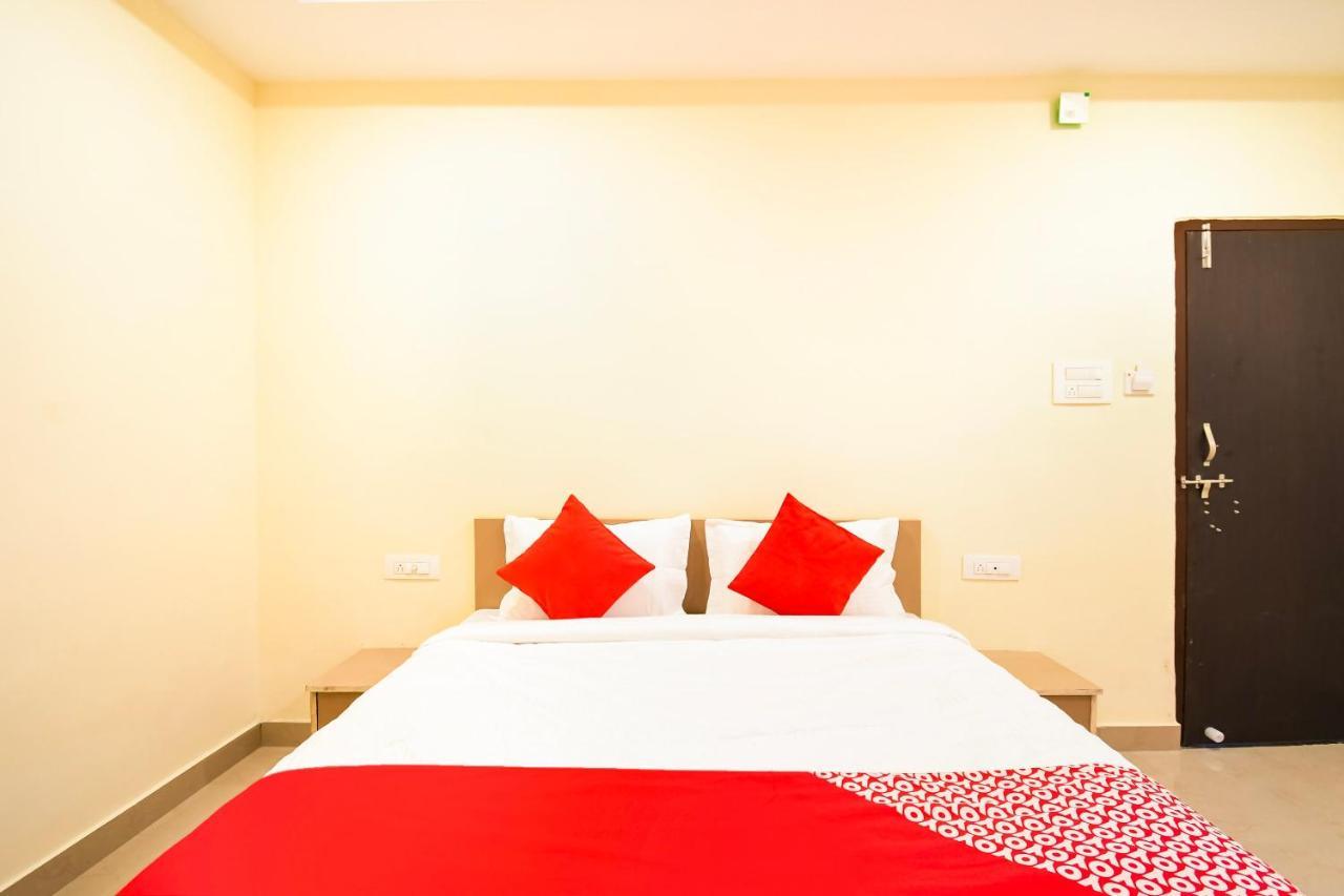 Oyo Flagship 45586 Hotel Airport Inn Rāipur Екстериор снимка
